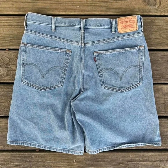 Vintage 2000s Y2K Style Levi's 550 Red Tab Baggy Relaxed Jorts - Picture 1 of 4